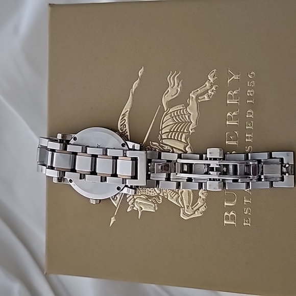 Burberry watch is silver and rose gold - Picture 3 of 4